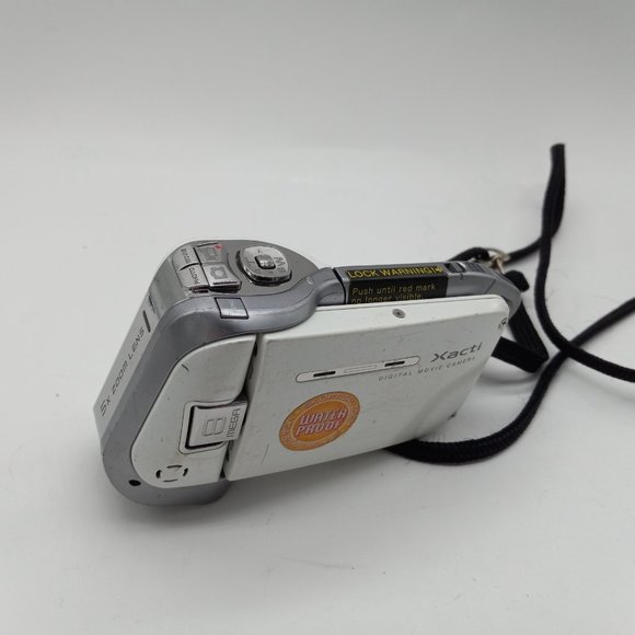 Sanyo Xacti Digital Movie Camera VPC-E2 *Waterproof* see notes - Picture 8 of 8